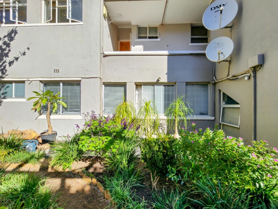 2 Bedroom Property for Sale in Sea Point Western Cape
